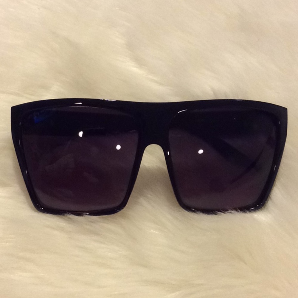 Sunglasses - Picture 5 of 6